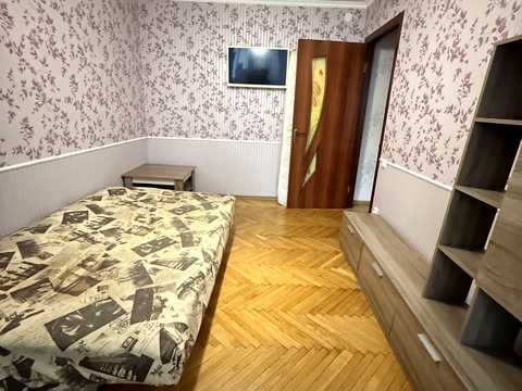 квартира за адресою Михайла Омеляновича-Павленка вул. (Суворова), 18/20