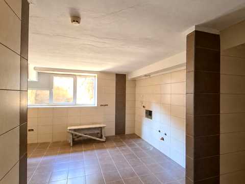 комерційна за адресою Руданського вул., 24