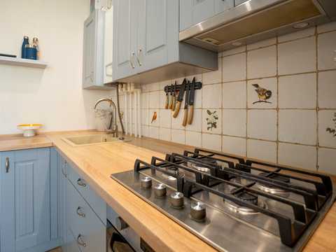 квартира за адресою Джерельна вул., 8