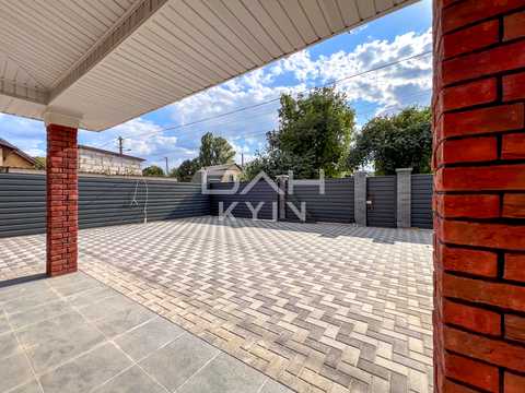 дом по адресу Киев, Садовая ул.