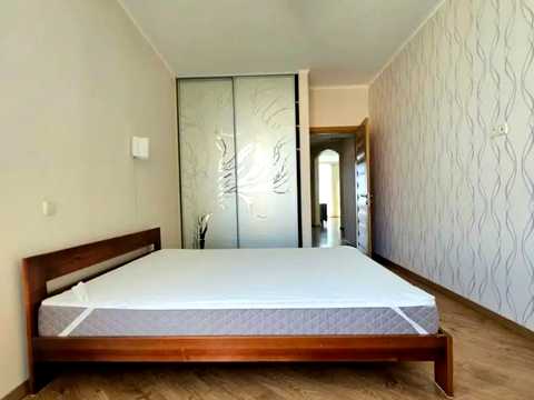 квартира за адресою Регенераторна вул., 4 к12