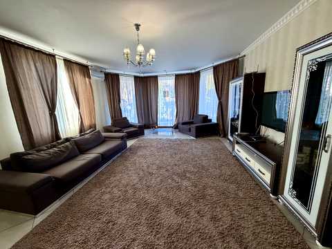 будинок за адресою Центральна, 20