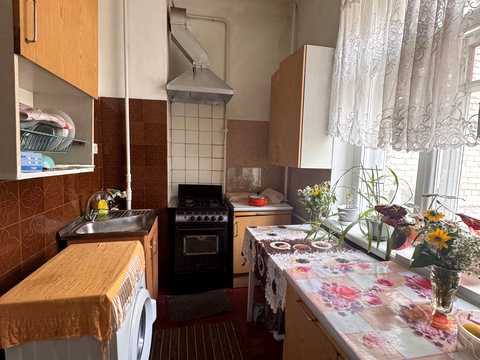 кімната за адресою Будівельників вул., 38/14