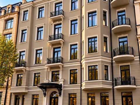 комерційна за адресою В'ячеслава Липинського вул. (Чапаєва), 16/1