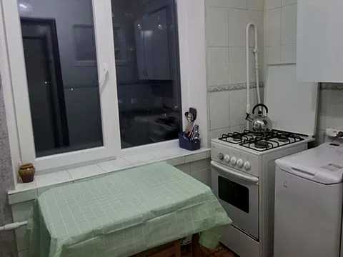квартира за адресою Богатирська вул., 14