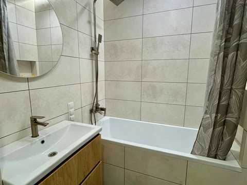 квартира за адресою Миколи Різоля вул. (Маршала Судця), 42б