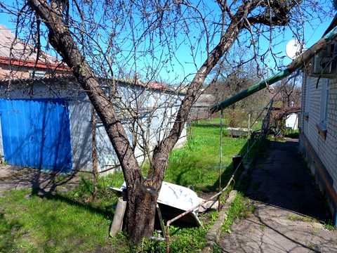 будинок за адресою Захистників України