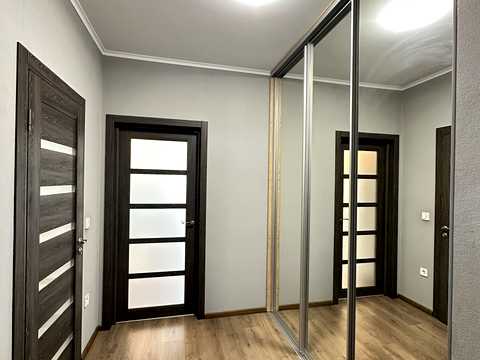 квартира за адресою Сім'ї Кульженків вул. (Петра Дегтяренка), 37