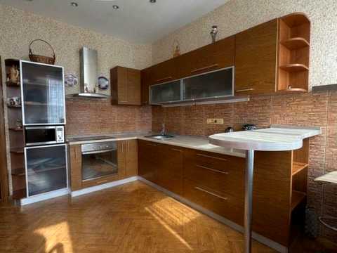 квартира за адресою Базарна вул., 5/4