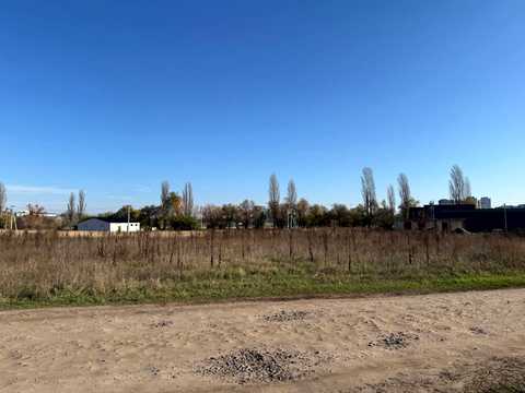 участок по адресу с. Михайловка-Рубежовка,
