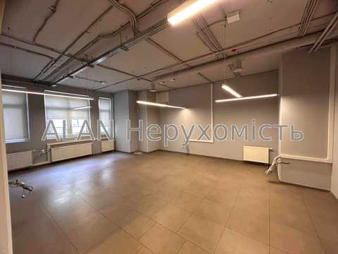 комерційна за адресою Спаська вул., 5