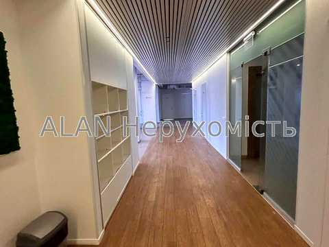 комерційна за адресою Спаська вул., 5