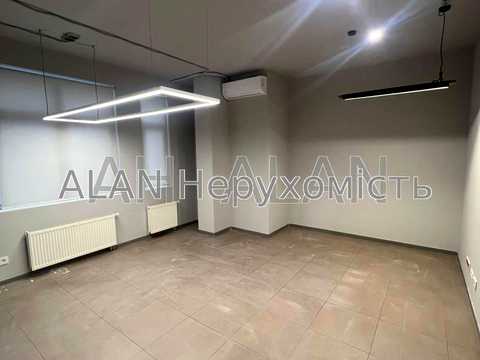 комерційна за адресою Спаська вул., 5