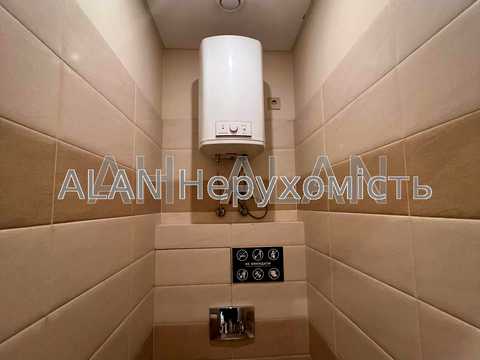 комерційна за адресою Спаська вул., 5