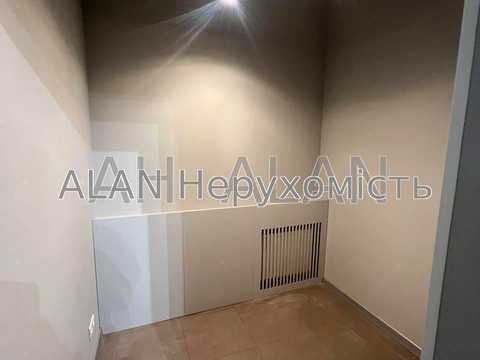 комерційна за адресою Спаська вул., 5