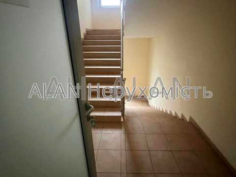 комерційна за адресою Спаська вул., 5