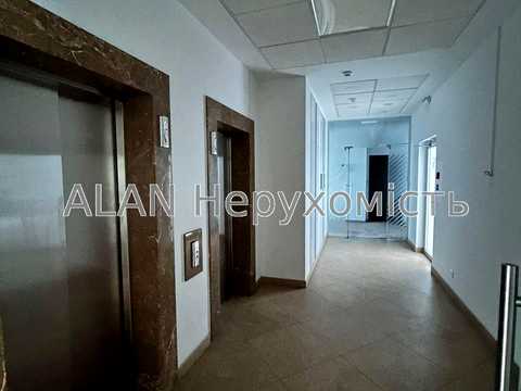 комерційна за адресою Спаська вул., 5
