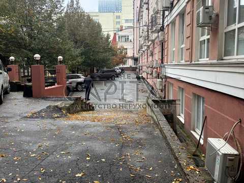 комерційна за адресою Глибочицька вул., 40