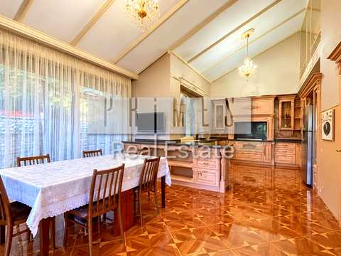 будинок за адресою Андрія Малишка вул.