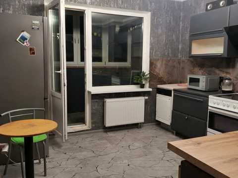 квартира за адресою Ревуцького вул., 54