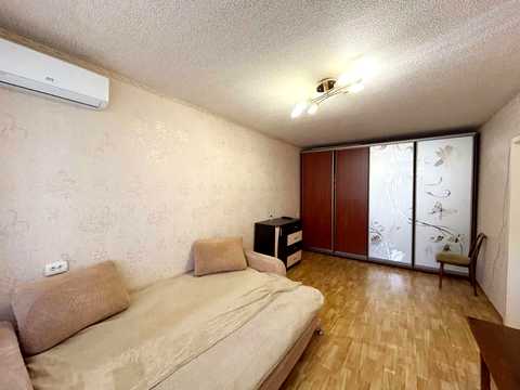 квартира за адресою Героїв просп., 11