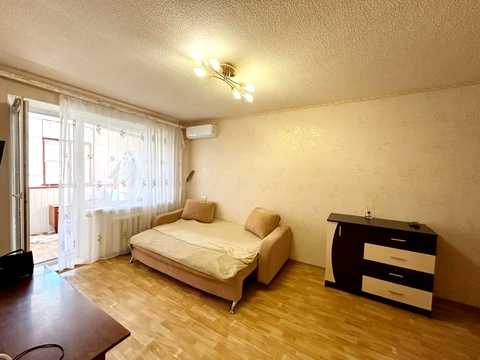 квартира за адресою Героїв просп., 11