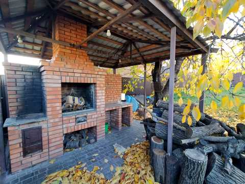 будинок за адресою 129-ї Бригади Територіальної Оборони вул. (Купріна)