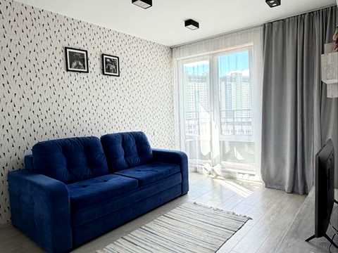 квартира за адресою Юнацька вул., 8