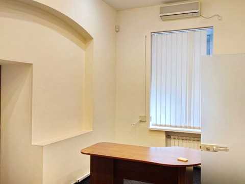 комерційна за адресою Богдана Хмельницького вул., 42/32