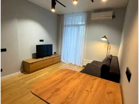 квартира за адресою Салютна вул., 2к6