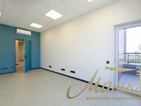 комерційна за адресою Джона Маккейна вул. (Івана Кудрі), 26