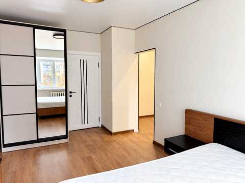 квартира за адресою Космонавтів просп., 51