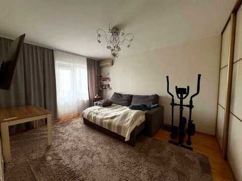 квартира за адресою Драгоманова вул., 8