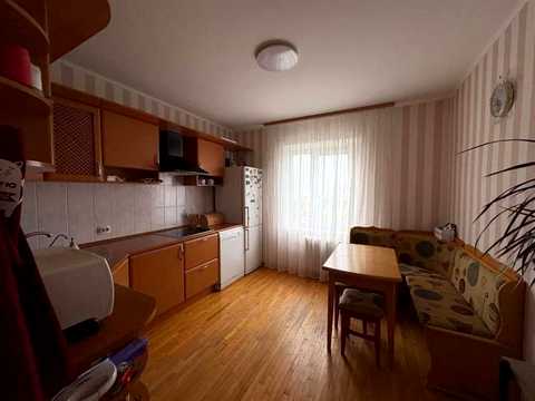 квартира за адресою Драгоманова вул., 8