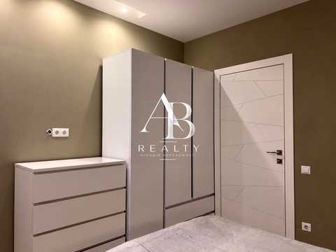 квартира за адресою Київ, Салютна вул., 2к1