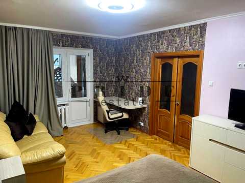комерційна за адресою Лісківська вул., 24