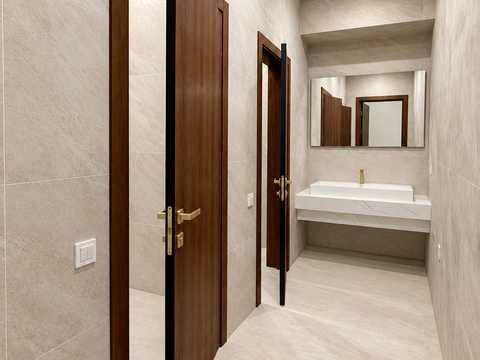 комерційна за адресою Соборна вул., 85/19