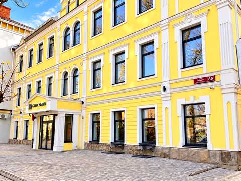 комерційна за адресою Соборна вул., 85/19