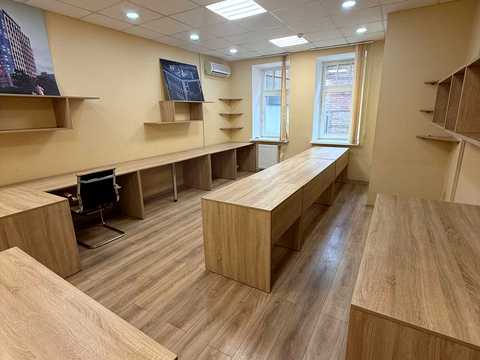 комерційна за адресою Ірининська вул., 5/24