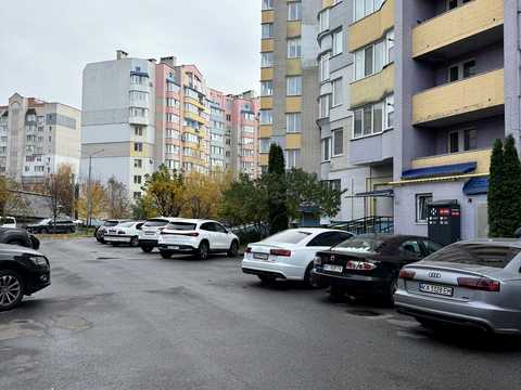 квартира за адресою Зодчих вул., 8
