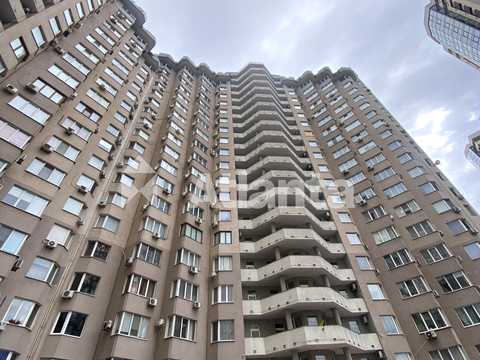 квартира за адресою Середньофонтанська вул., 19-А