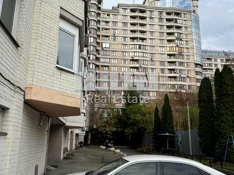 комерційна за адресою Сім'ї Прахових вул. (Гайдара), 27