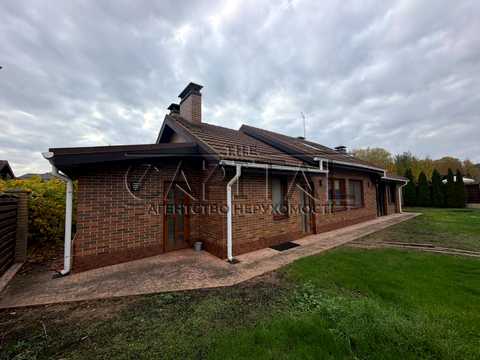 дом по адресу с. Стоянка, вул. Лесі Українки