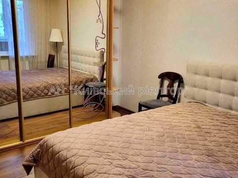 квартира по адресу Киев, Печенежская ул., 4