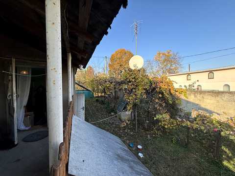 будинок за адресою смт. Середнє, Замкова, 30