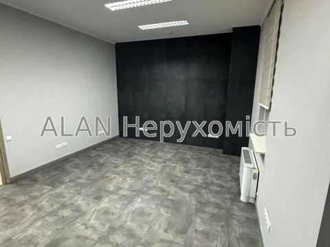 комерційна за адресою Антоновича вул. (Горького), 33в