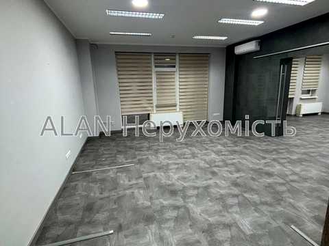 комерційна за адресою Антоновича вул. (Горького), 33в