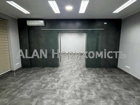 комерційна за адресою Антоновича вул. (Горького), 33в