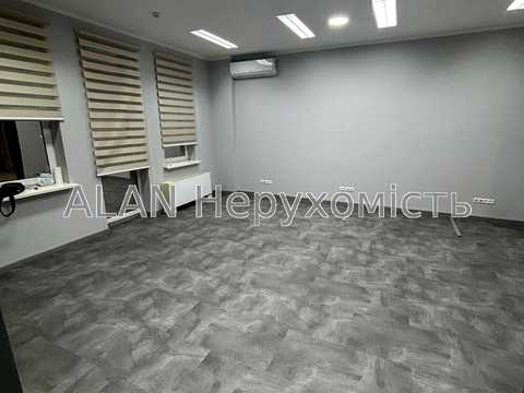 комерційна за адресою Антоновича вул. (Горького), 33в