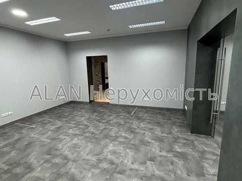 комерційна за адресою Антоновича вул. (Горького), 33в